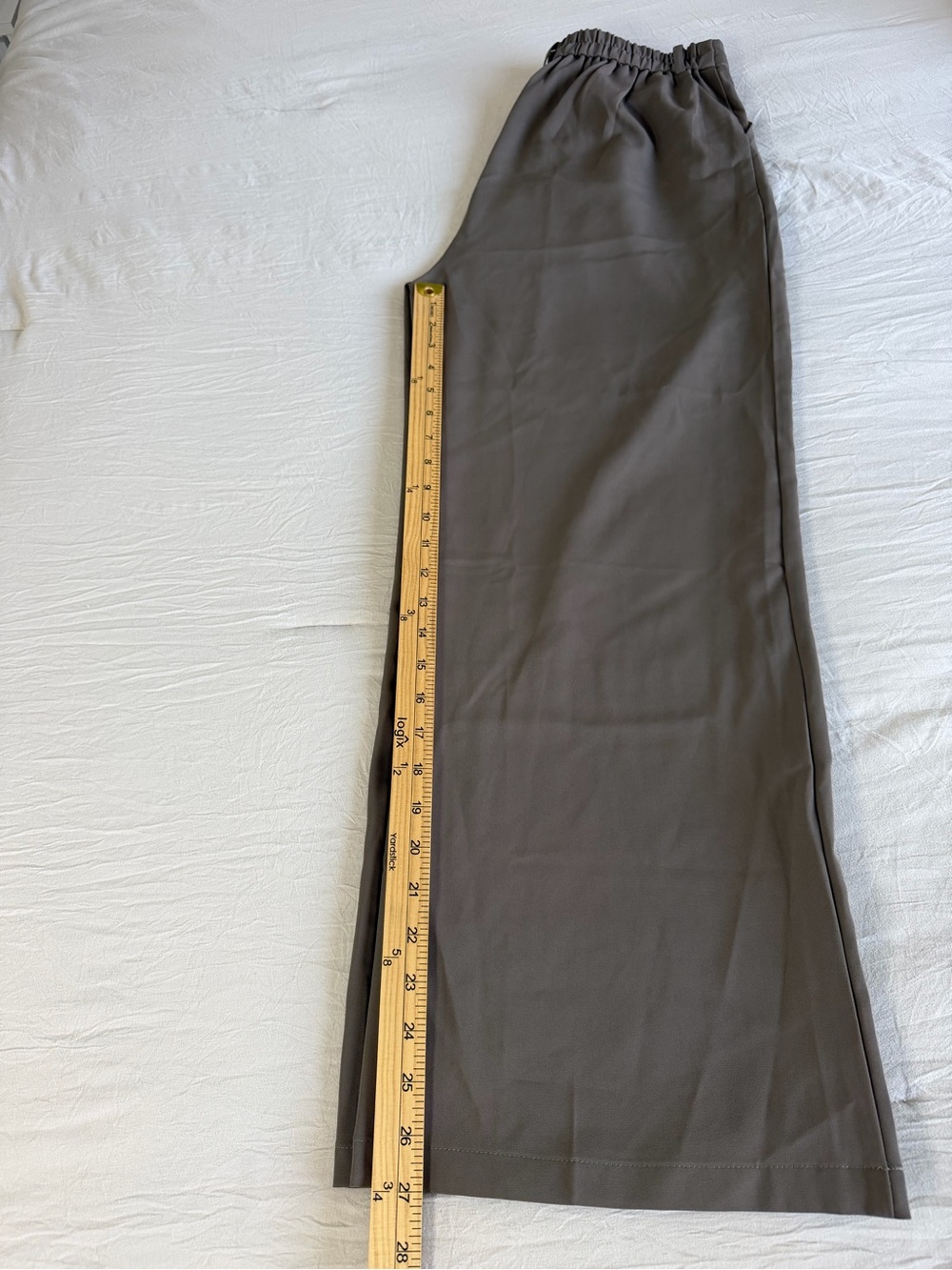 High-Rise Wide-Leg Pants in Olive Green - Picture 7 of 11